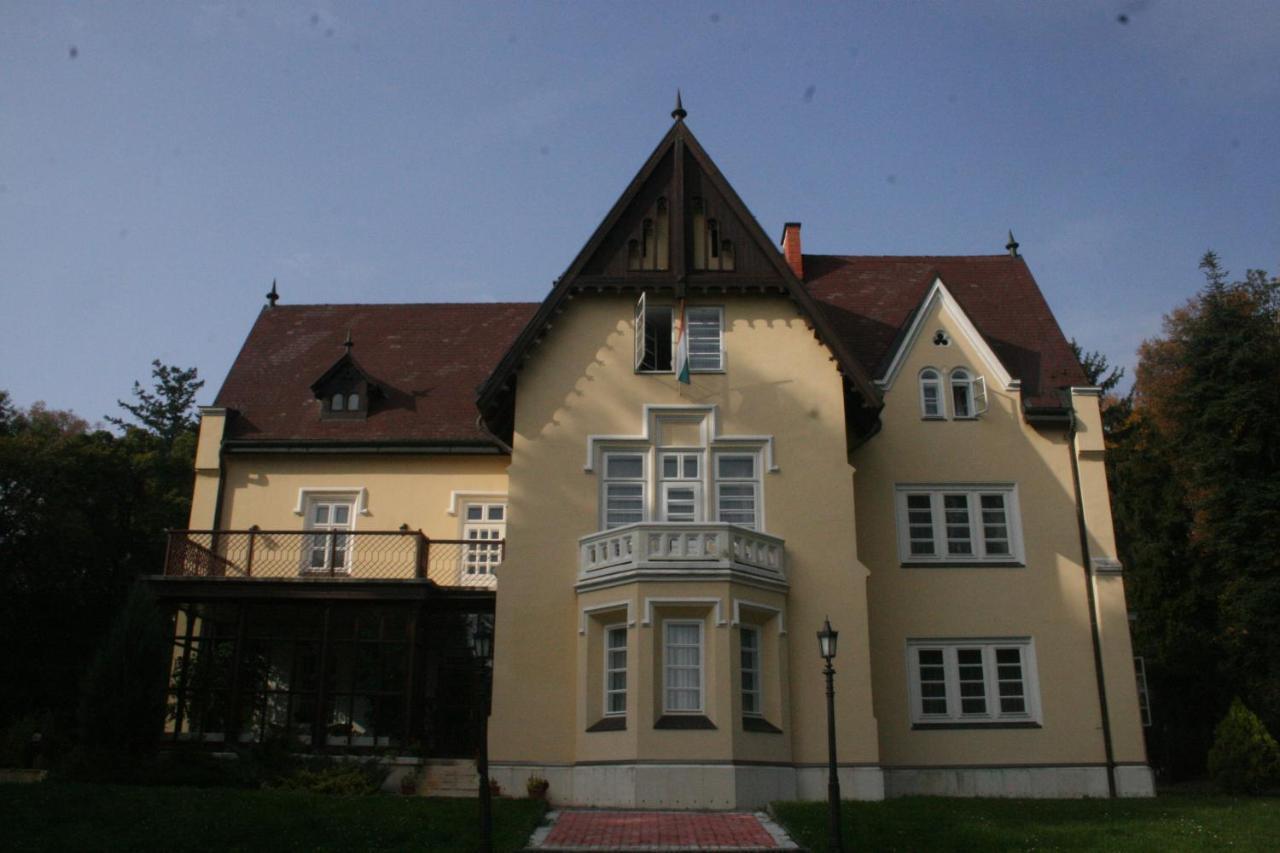 Festetich Kastélyszálló és Zsuzsanna Hotel Szeleste Exterior foto