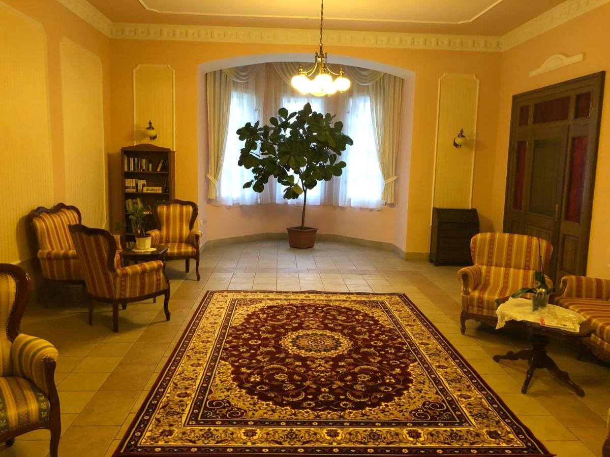 Festetich Kastélyszálló és Zsuzsanna Hotel Szeleste Exterior foto