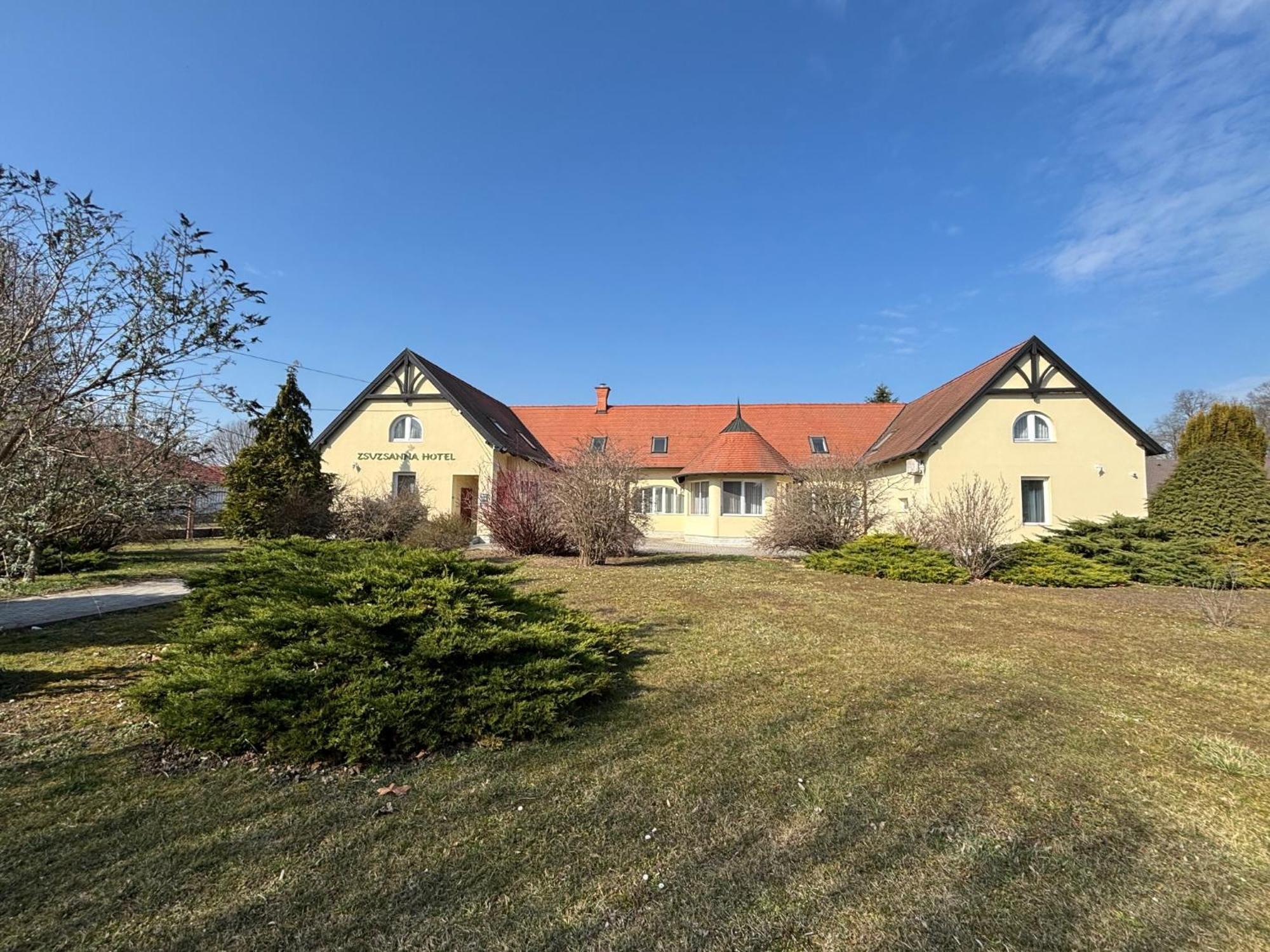 Festetich Kastélyszálló és Zsuzsanna Hotel Szeleste Exterior foto
