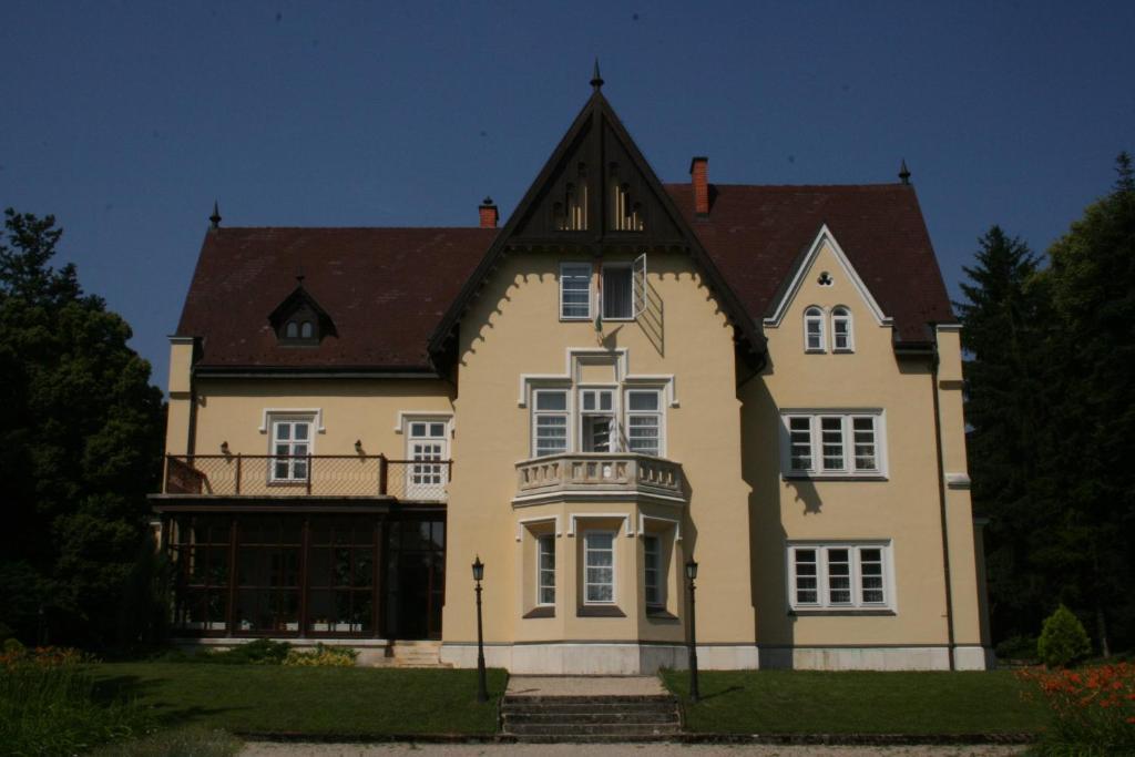 Festetich Kastélyszálló és Zsuzsanna Hotel Szeleste Exterior foto